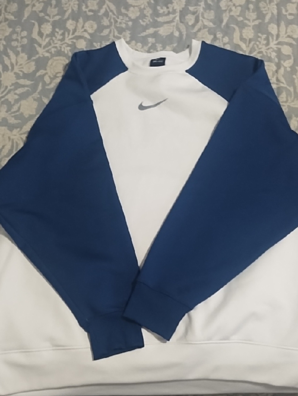 Nike White and Blue Raglan Swoosh Pullover